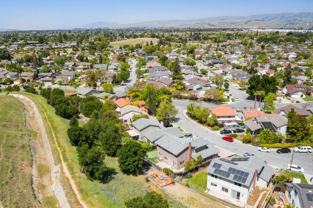 Santa-Teresa-San-Jose-Neighborhood-1024x682