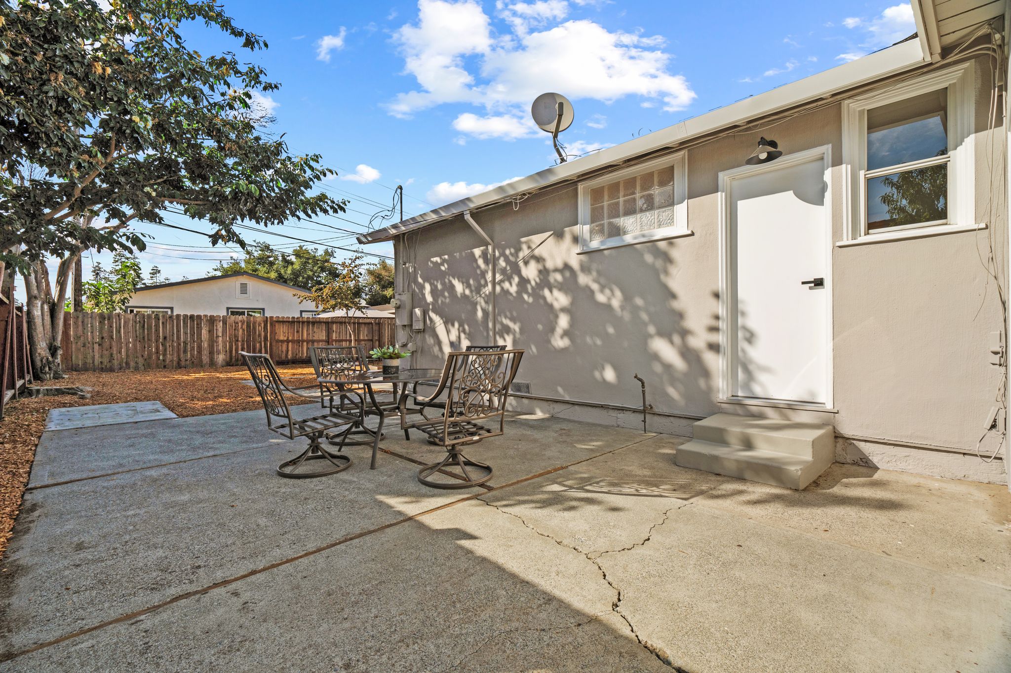 1043 Colton Ave-Photo-24